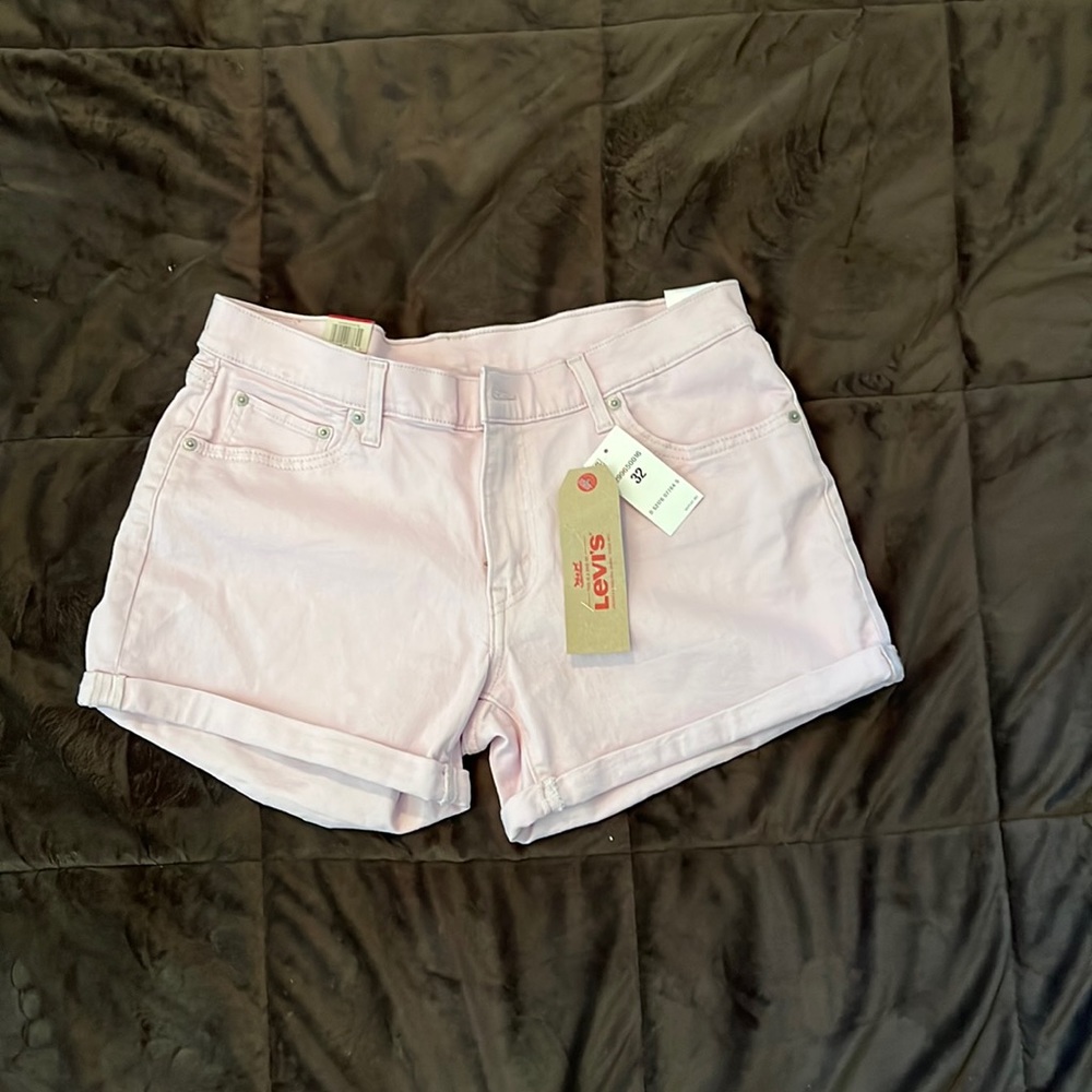 NWT Levi's Mid Rise Mid Length lavender Shorts Size 14 w32